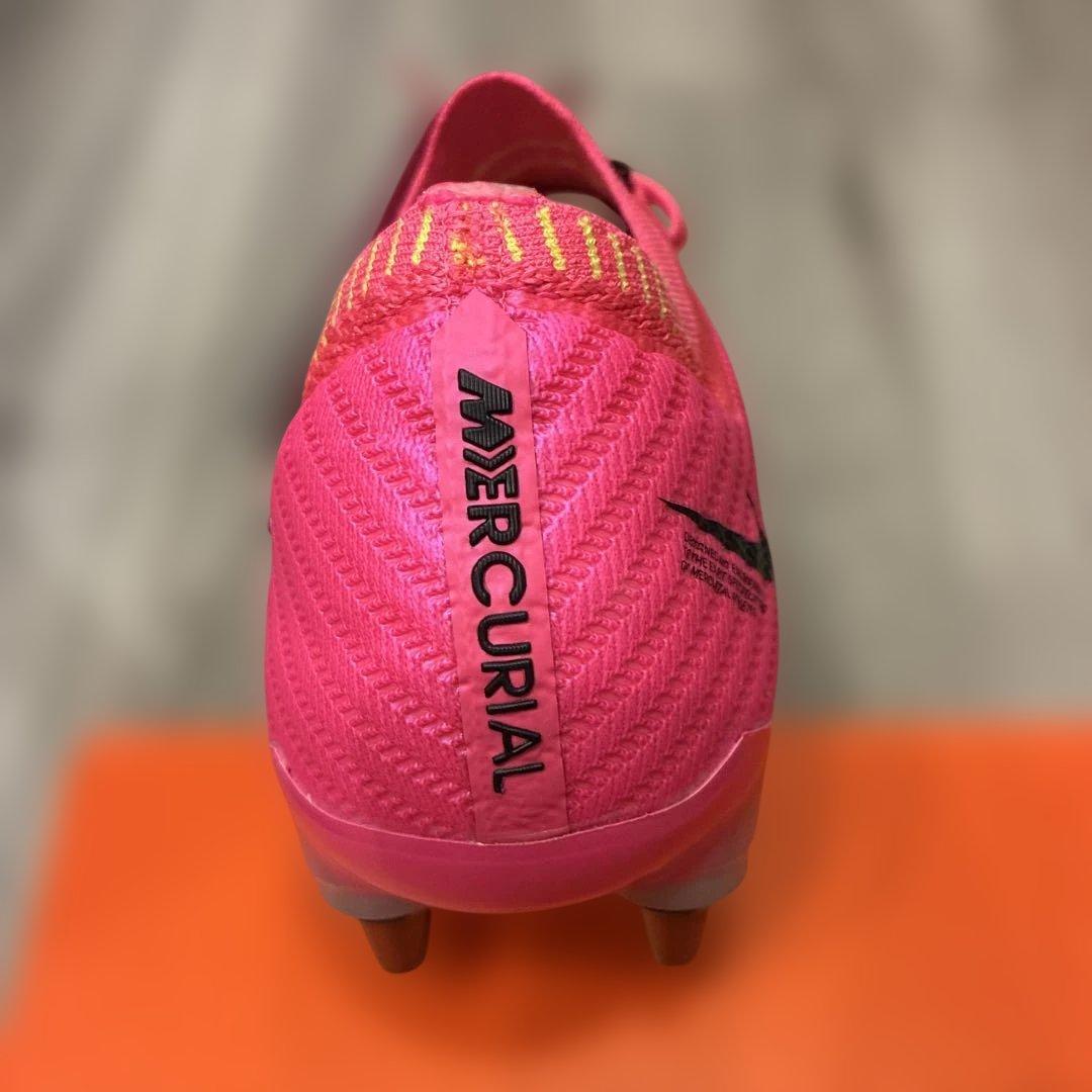 新品☆NIKEナイキズームヴェイパー15エリート　25.5cm サッカーピンク