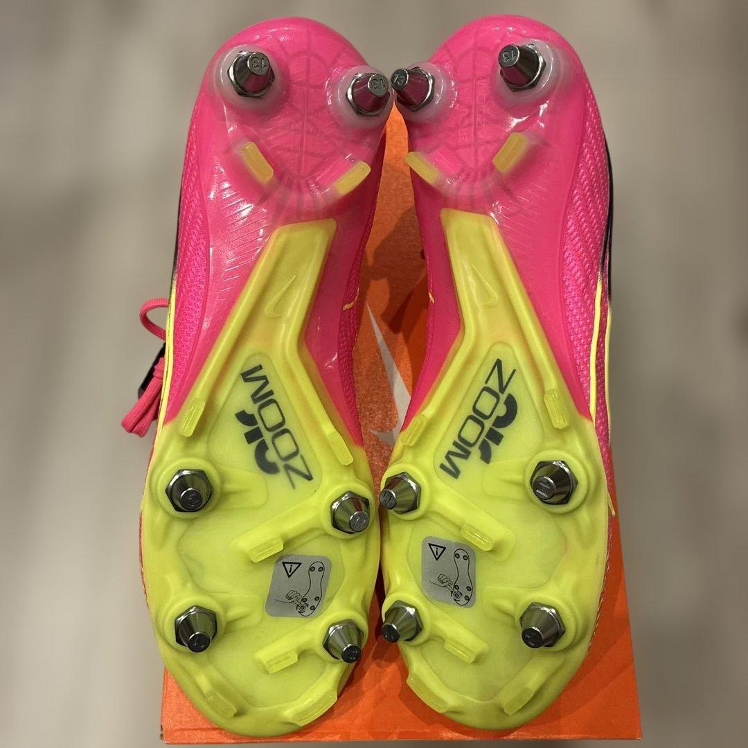新品☆NIKEナイキズームヴェイパー15エリート　25.5cm サッカーピンク