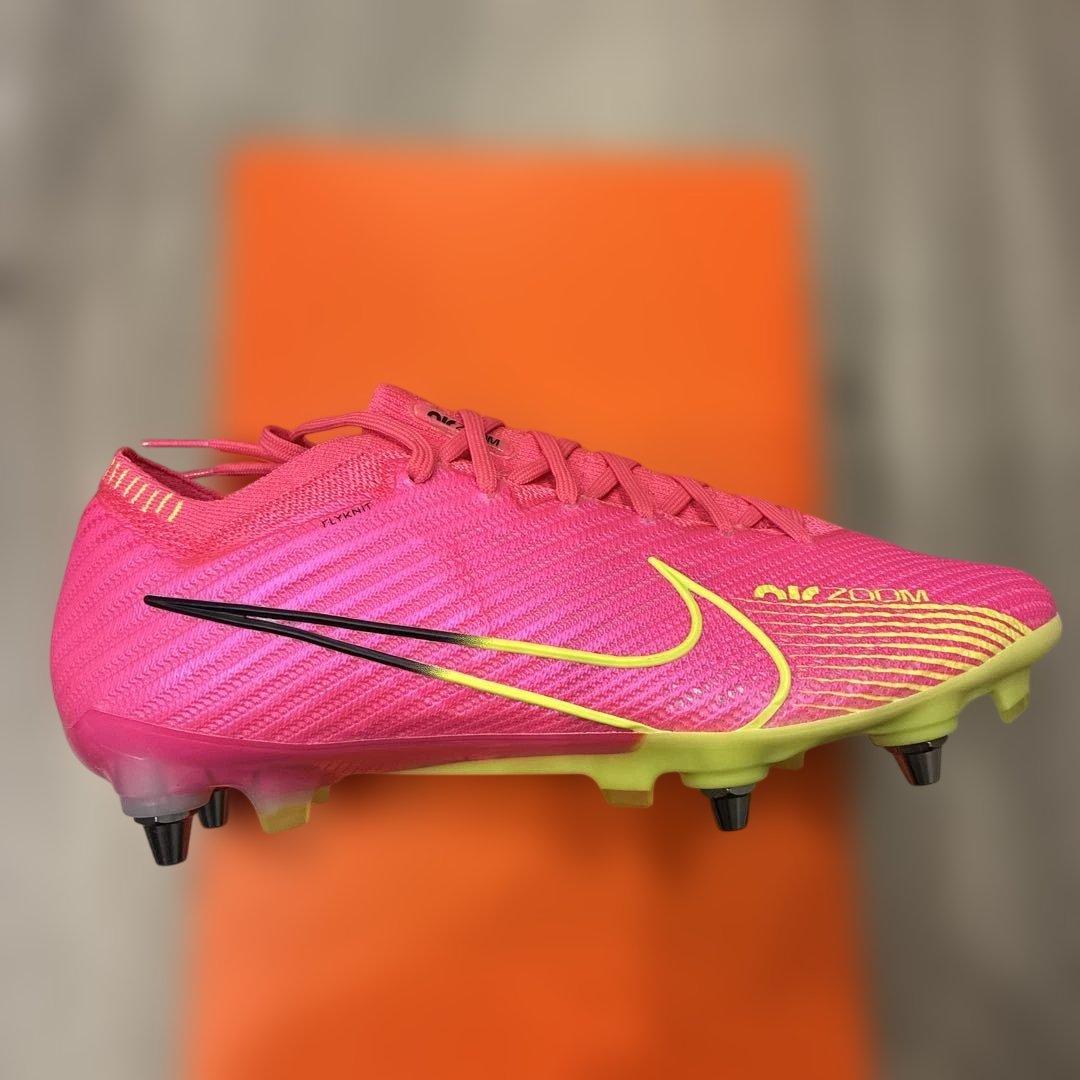 新品☆NIKEナイキズームヴェイパー15エリート　25.5cm サッカーピンク