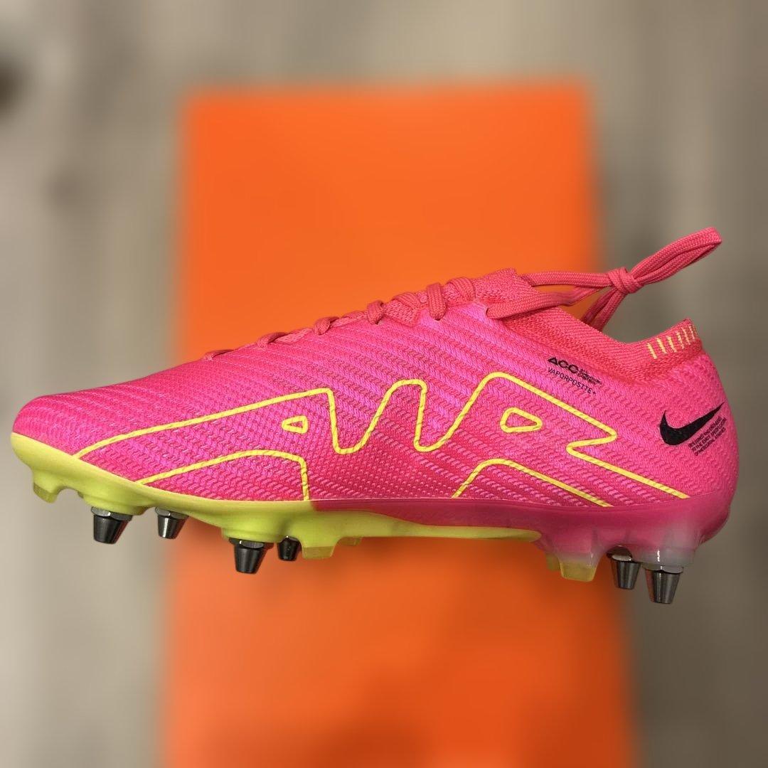 新品☆NIKEナイキズームヴェイパー15エリート　25.5cm サッカーピンク