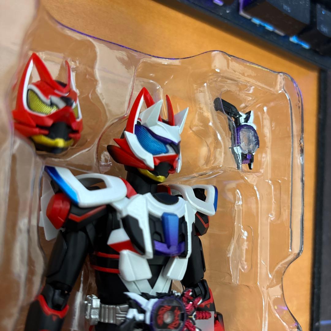 S.H.Figuarts 仮面ライダーギーツ　レーザーブーストフォーム