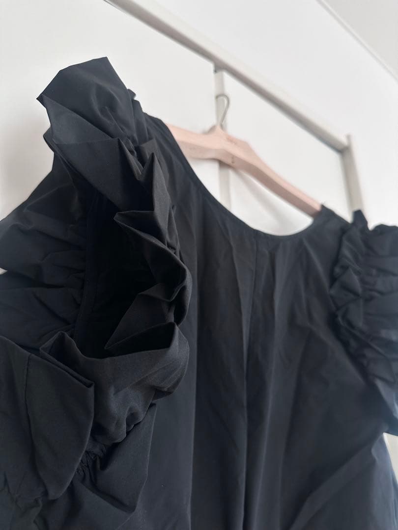 メゾンドドルチェ maison de dolce. ノースリーブラッシュガード