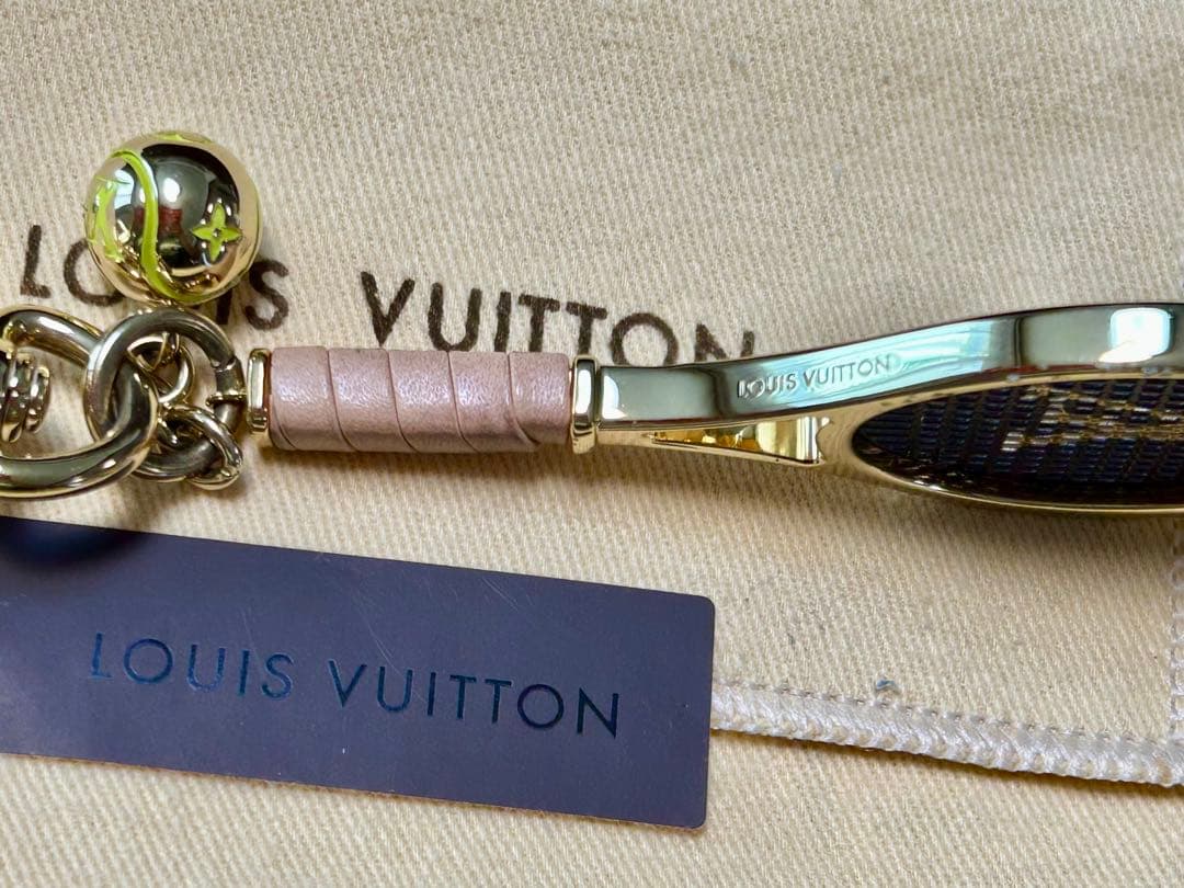 Louis Vuitton テニスラケット型キーホルダー