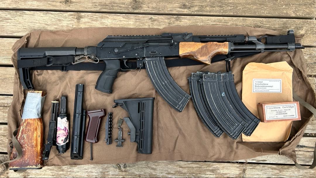 東京マルイ　AKM GBB 外装カスタム　マガジン4本 東京マルイ AKM ガスブロの近代化カスタム例 | ブログ | アームズ