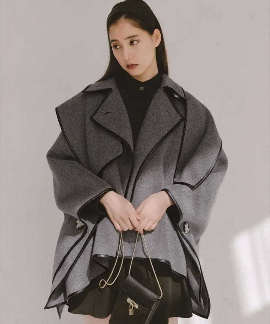 【sana プロフ必読 様】SNIDEL 新木優子コラボ ケープコート グレー 新木優子×SNIDEL×sweetがコラボ！ こだわり満載の「ポンチョコート