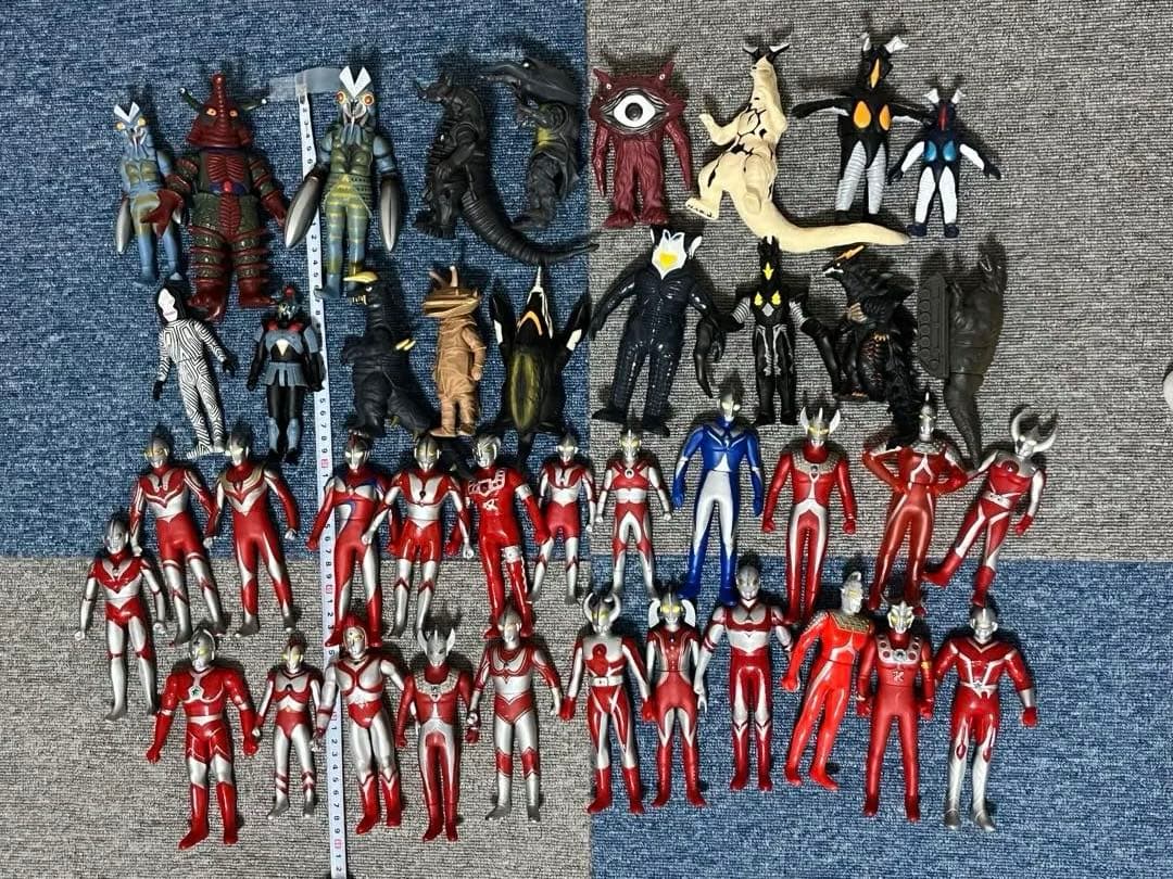 ウルトラマン まとめ売り ウルトラ怪獣 怪獣名鑑など 36個 36体