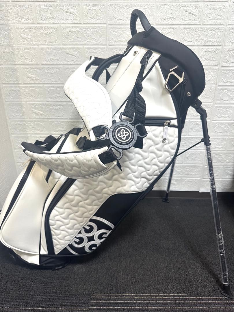 新品未使用☆G/FOREスタンド式キャディーバック9.5インチ　ホワイト G/FORE（ジーフォア） キャディバッグ ゴルフバッグ スタンド式 9