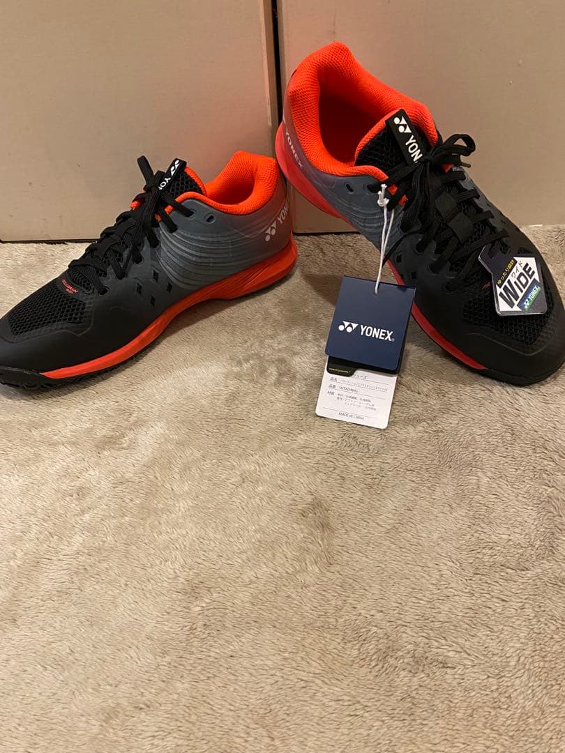 美品YONEX エアラスダッシュ4ワイド テニスシューズ ブラック 25.5 黒 ヨネックス シューズ ]パワークッション エアラスダッシュ4ワイド