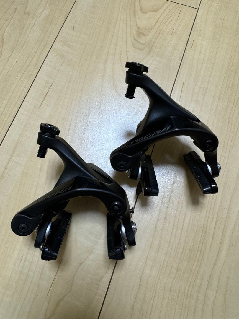 Shimano ULTEGRA キャリパーブレーキ　8100 シマノ（SHIMANO） BR-R8100 デュアルピボット ブレーキキャリパー