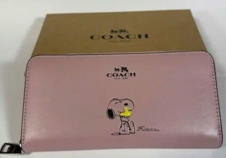 COACH スヌーピー 長財布 ピンク - メルカリ