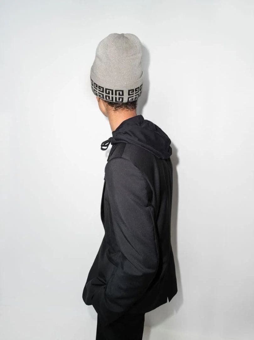 新品《 GIVENCHY ジバンシィ 》4G リバーシブル ビーニー Grey