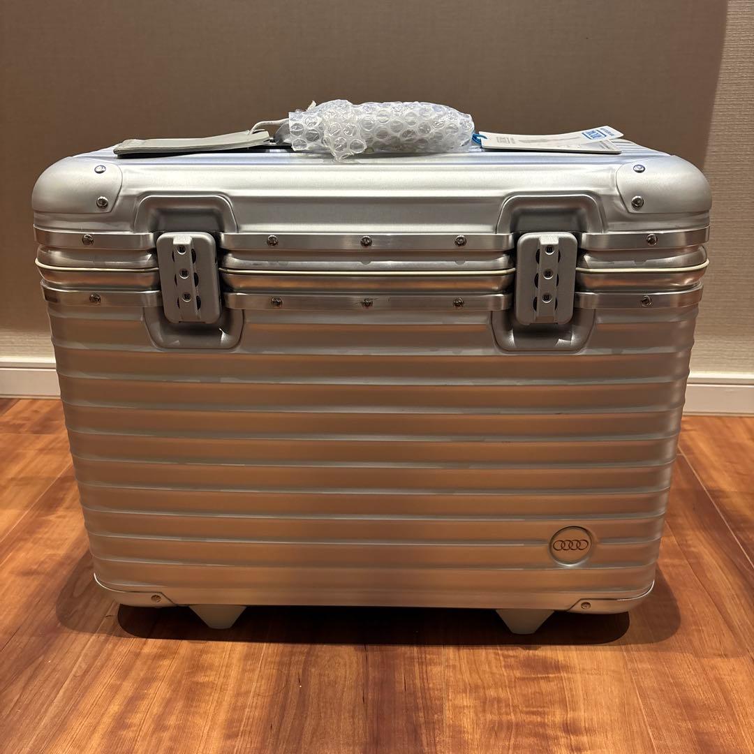 よ*ん様 RIMOWA 6511トパーズパイロットトロリー　2輪　[廃盤] Au よ*ん様 RIMOWA 6511トパーズパイロットトロリー 2輪 [廃盤] Au よ*ん