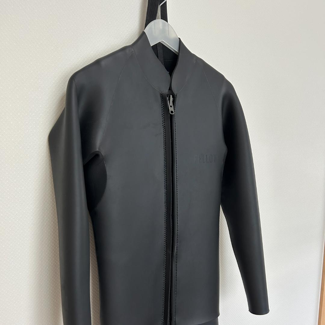 フルスーツ 黒 フロントジッパー 膝パッド付き L