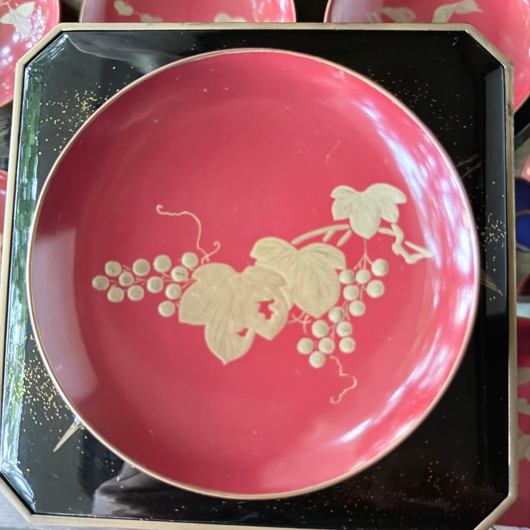 新春特別価格 ‼️高蒔絵『木の実』絵がわり引盃18客➕1プレゼント桐箱