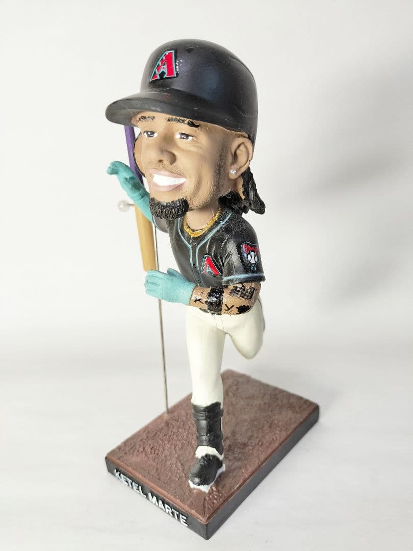 ケテル・マルテ／ボブルヘッド人形 (2024／アリゾナ・ダイヤモンド