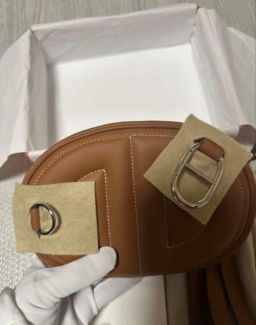 新品 W刻印 HERMES エルメス インザループ ボディバッグ ヴォー