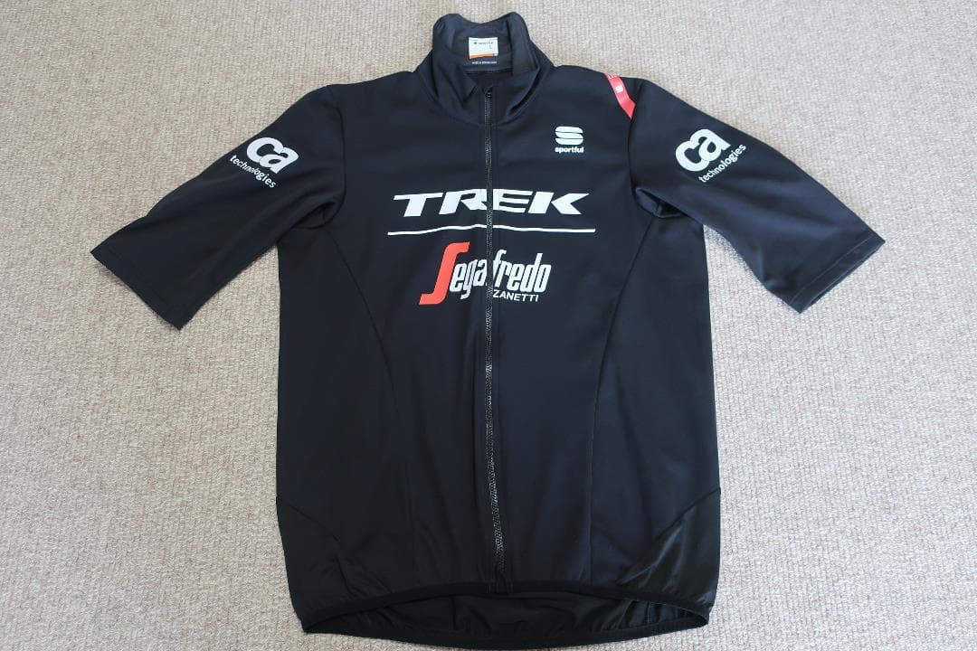 ウェア Sportful Fiandre Rain Jacket - TREK スポーツフル FIANDRE LIGHT NORAIN JACKET 軽雨と風を防ぐ全天候型