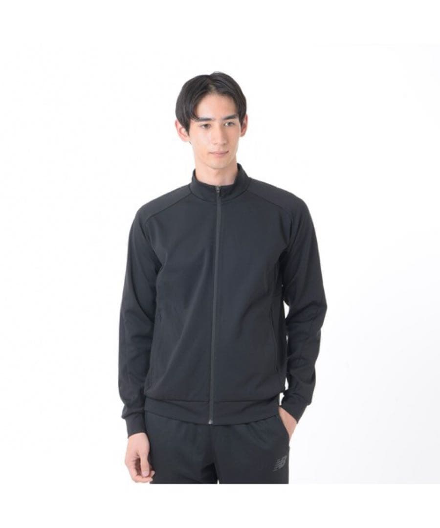 ニューバランスのパンツコレクション“WAIST TO TOE”から、セットアップ