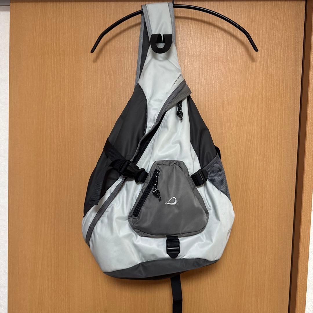 armarex tri-sling bag 白 - メルカリ