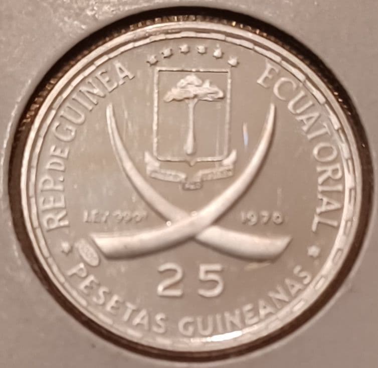 赤道ギニア 25ペセタ銀貨 銀品位(.9999) 国連創設記念銀貨 - メルカリ