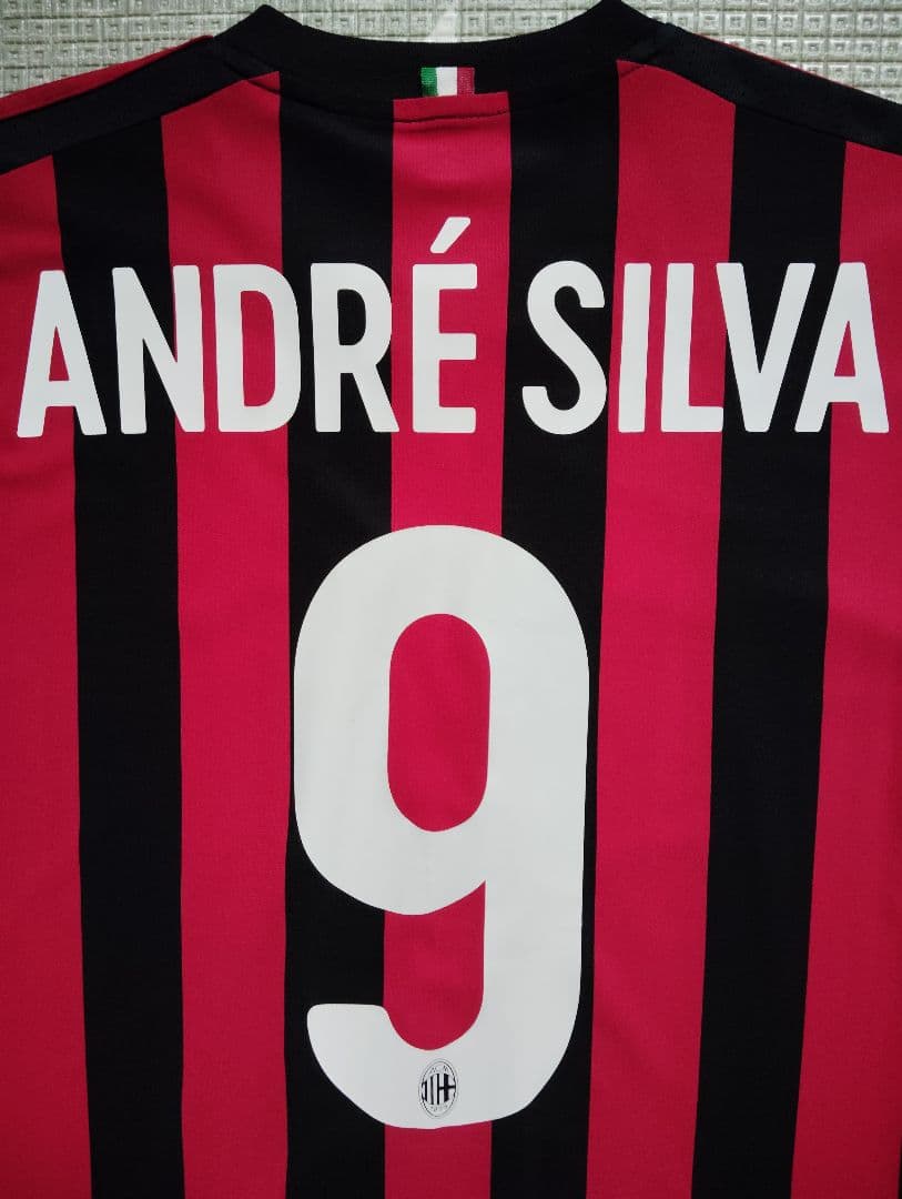 AC Milan ストライプユニフォームMサイズの通販｜www.das-kleine-bistro.de