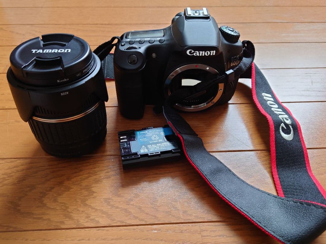 Canon EOS60D デジタル一眼カメラ TAMRON レンズ ストラップ付 Canon EOS60D デジタル一眼カメラ TAMRON レンズ ストラップ付 Canon