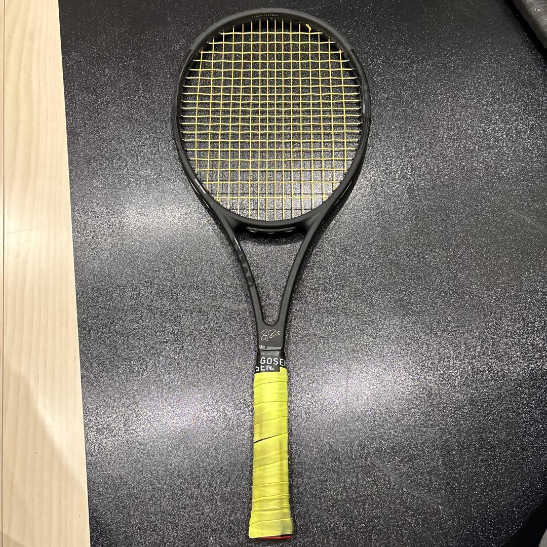 【希少】WilsonPro staff97 RF V11.0フェデラー　モデル 新品 Wilson PRO STAFF RF97 v11.0 ロジャーフェデラー希少】WilsonPro