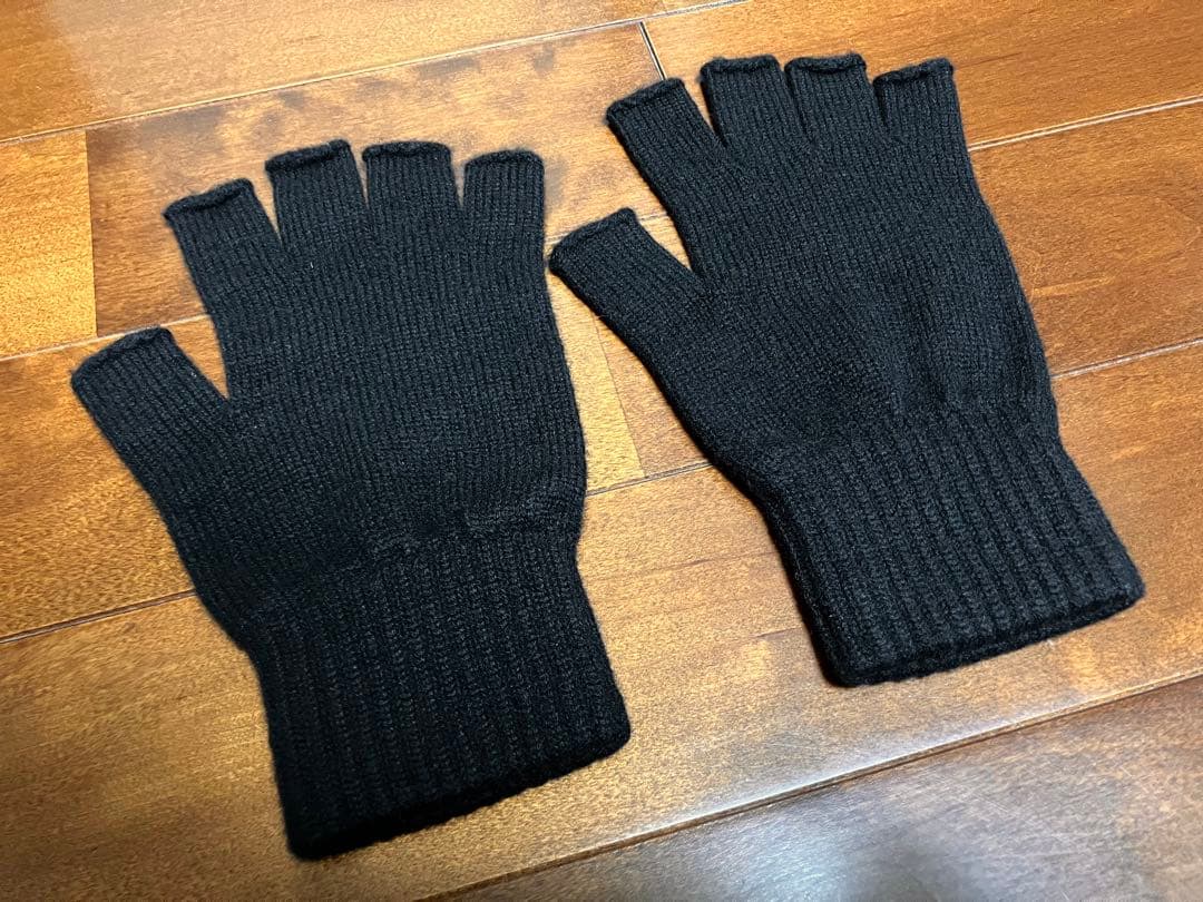 JOHNSTONS OF ELGIN ブラック カシミヤ フィンガーレス 手袋 Johnstons of Elgin（ジョンストンズ オブ エルガン） ジョンストンズ