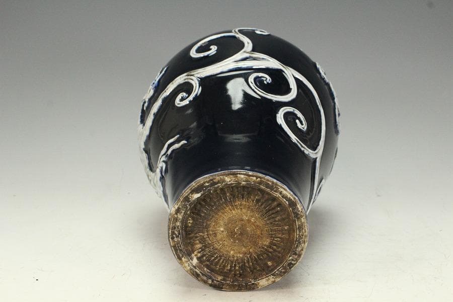 中国美術 瑠璃釉 纏白龍紋 梅瓶 内府 款 時代物(K-XA831) - メルカリ