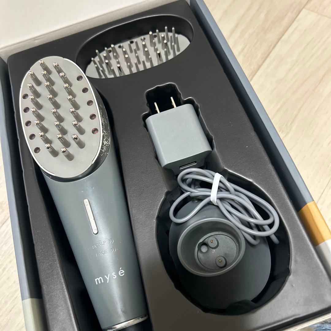《安値》mysé スカルプブラシ 充電器付き グレー