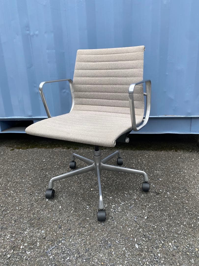 B)HermanMiller■イームズ アルミナムチェア イームズアルミナムグループ - マネジメントチェア | ハーマンミラーストア