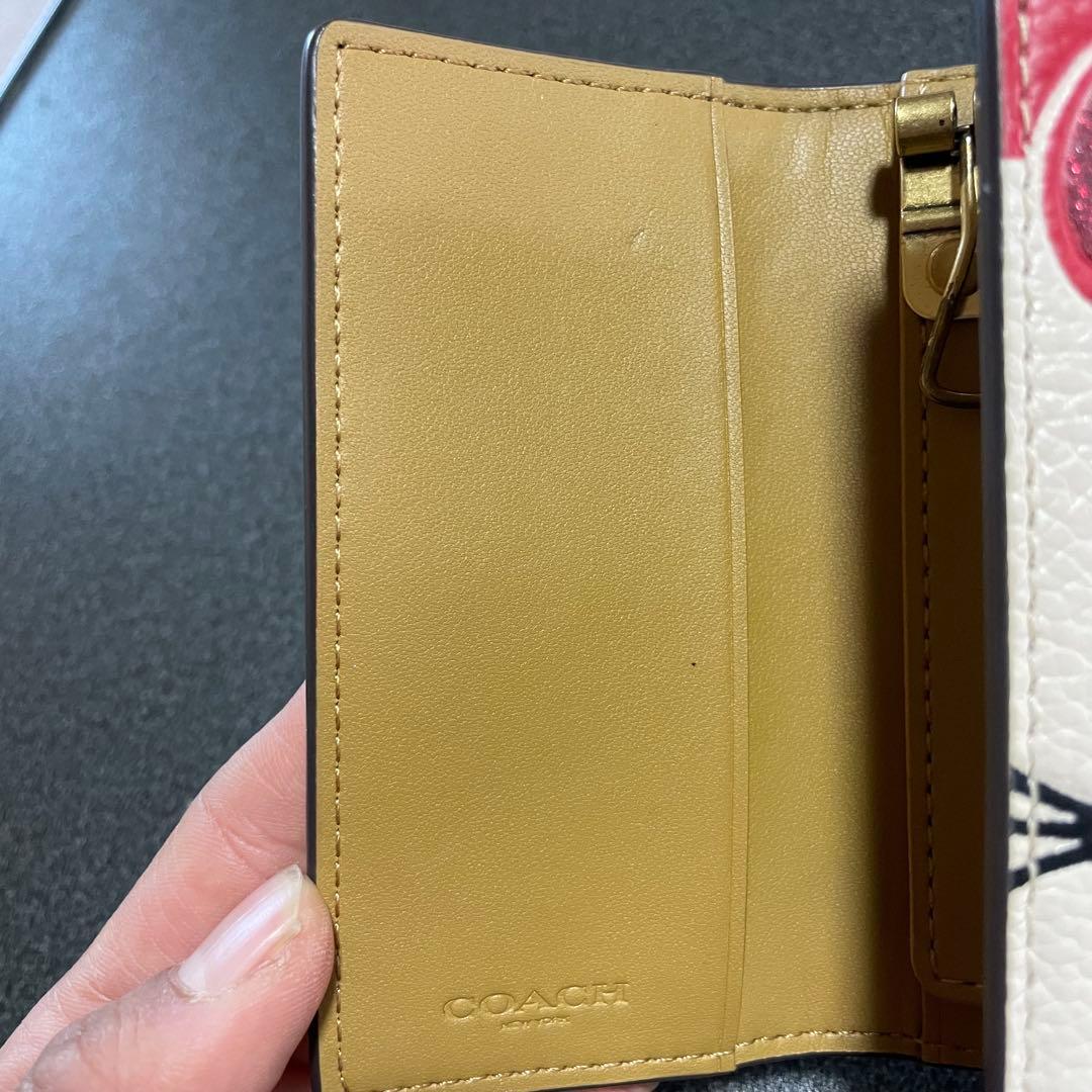 COACH コーチ チェリー柄 キーケース ホワイト ペブル レザー