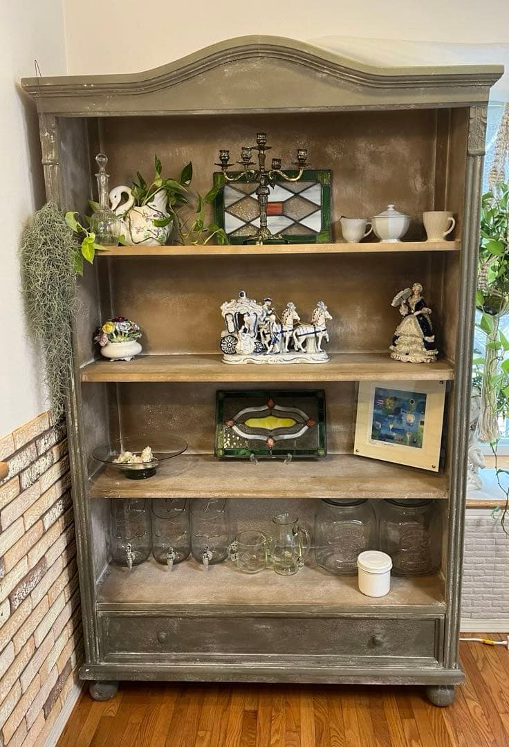 Yoshinobu Izawa アンティーク調 キャビネット 店舗什器 フランスアンティーク家具 特注店舗什器 アンティーク調キャビネット