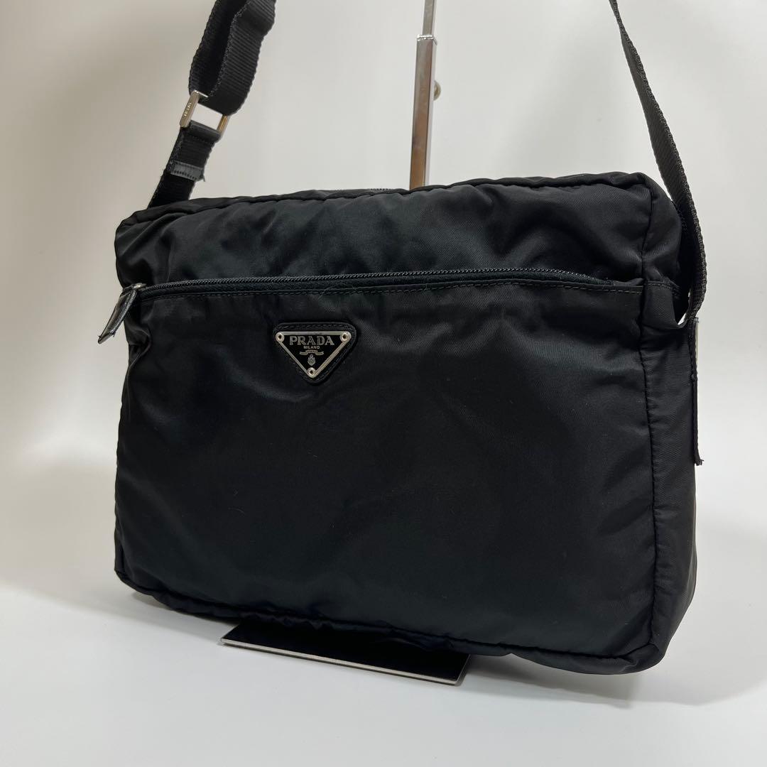 ✨美品✨希少サイズ✨PRADA　カメラバッグ　ナイロン　三角ロゴ　ブラック 極美品 プラダ 三角ロゴ ナイロン 黒 カメラバッグ ショルダーバッグ