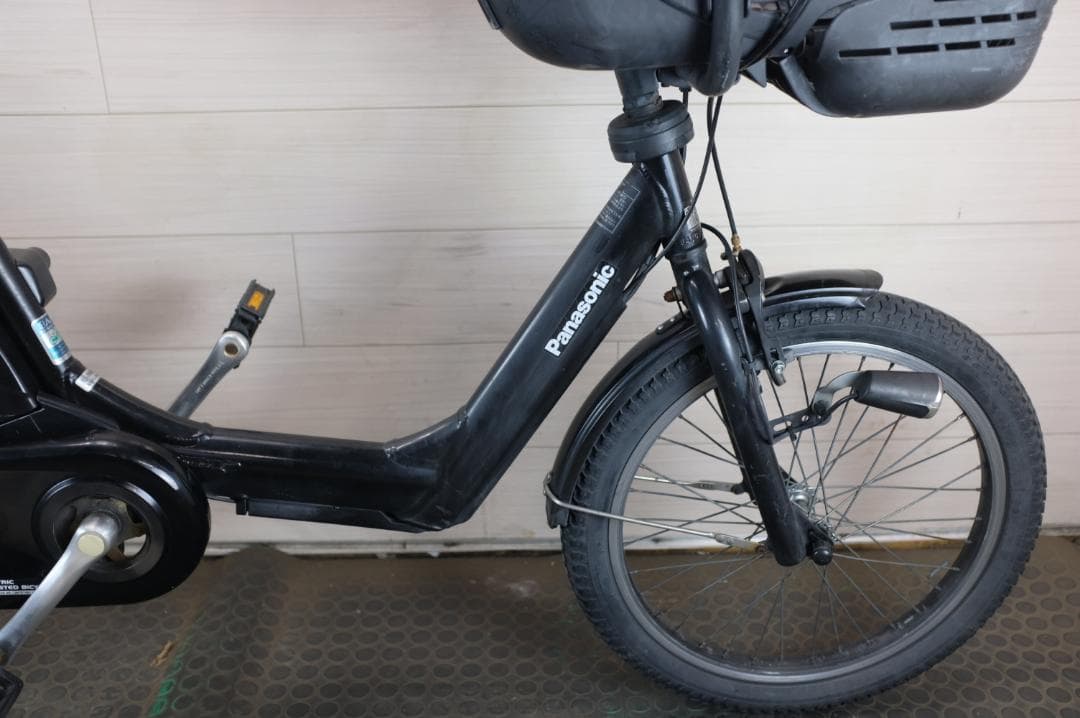 パナソニック ギュット　　20インチ　3段　8.9Ah（5点灯）充電器あり