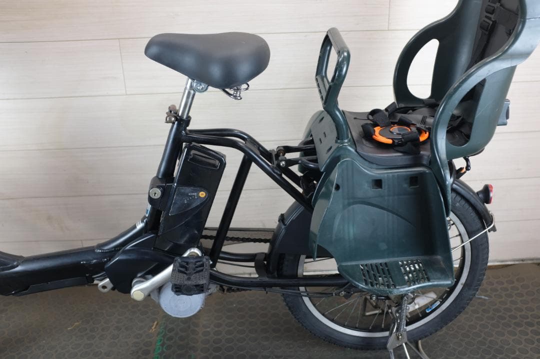 パナソニック ギュット　　20インチ　3段　8.9Ah（5点灯）充電器あり