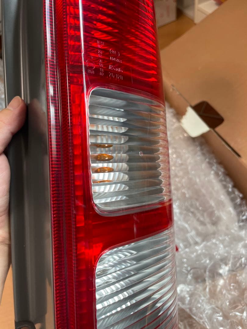 トヨタ純正 ハイエーステールランプ 新車外し トヨタ純正 ハイエース