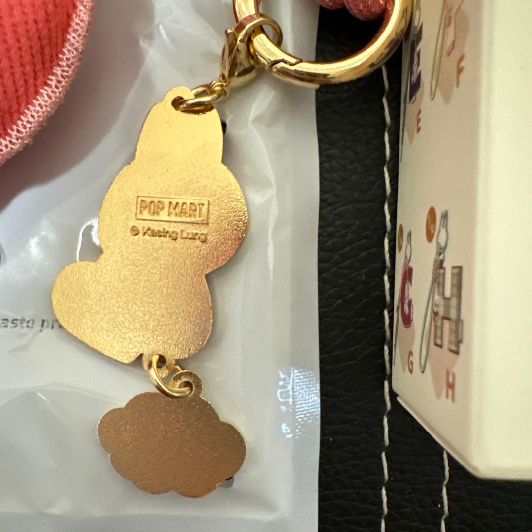 ラブブ PIN FOR LOVE イニシャル キーリング シークレット - メルカリ