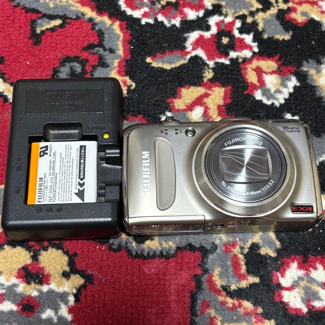 FUJIFILM FinePix F550EXR オールドデジカメ ジャンク