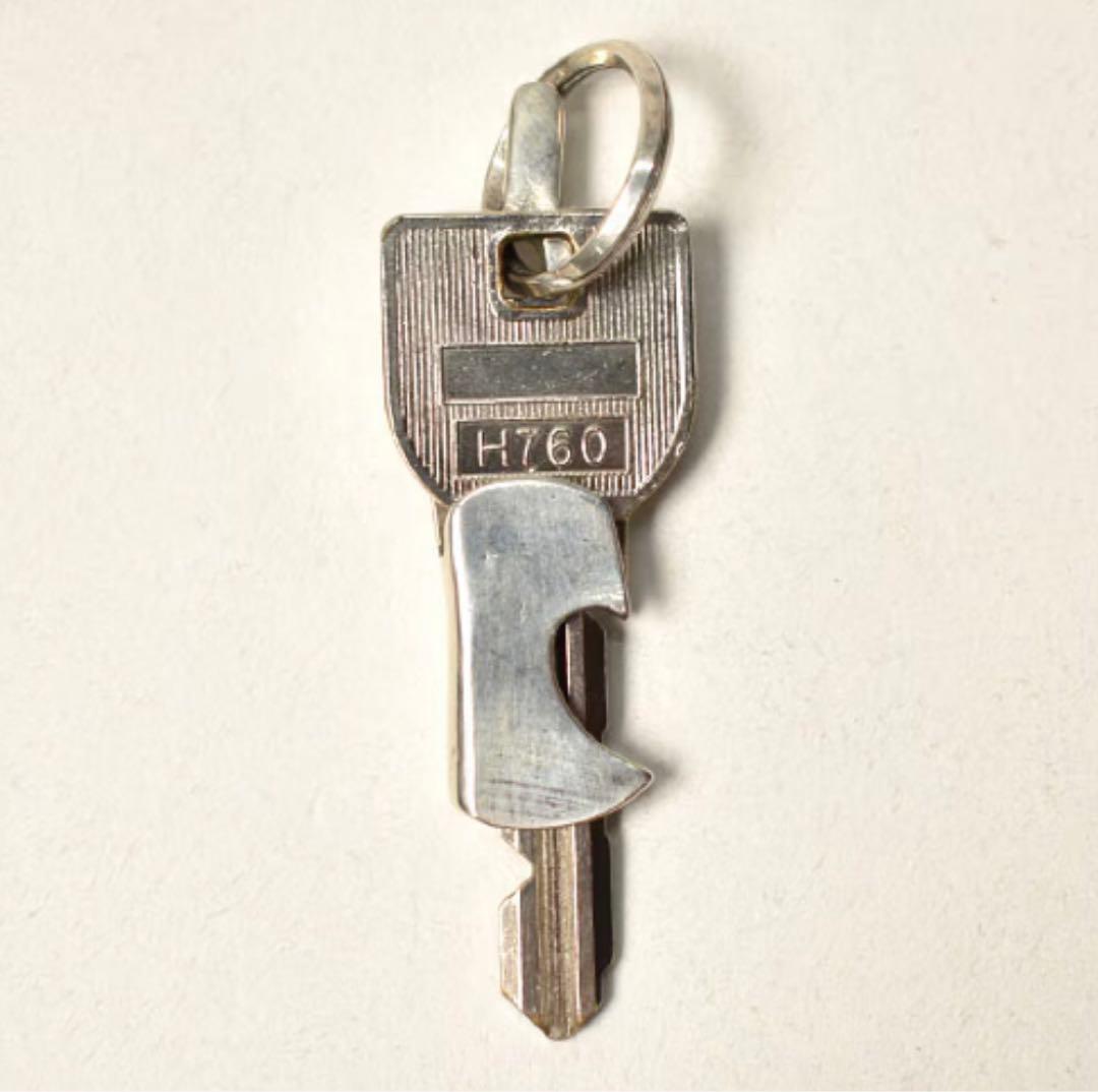 US三軒茶屋 ボトルオープナーキーホルダー ※値引不可 - メルカリ