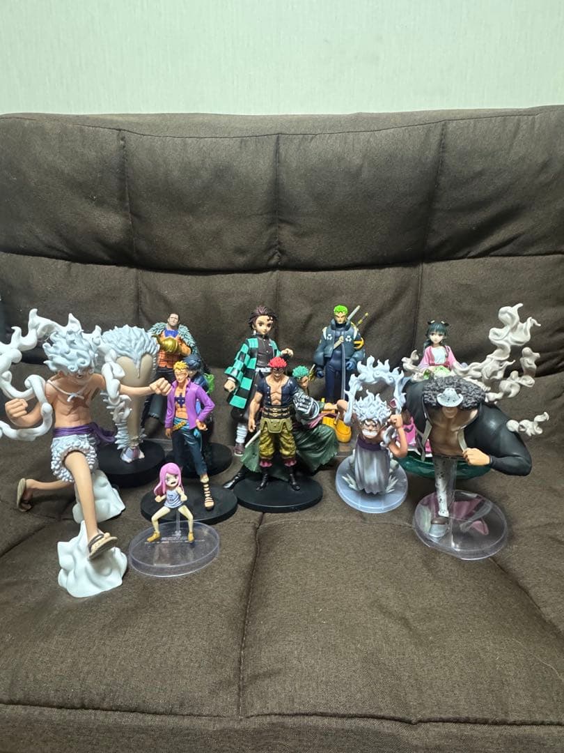 ワンピース フィギュアセット 9体 3体おまけ　全て箱無しです ワンピース フィギュアセット 9体 おまけ付き - メルカリ
