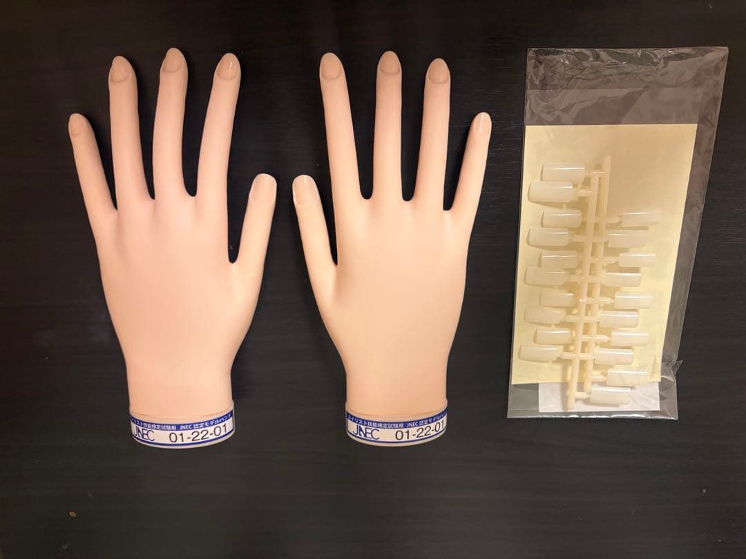 JNEC 認定モデルハンド【骨折ナシ】 - メルカリ