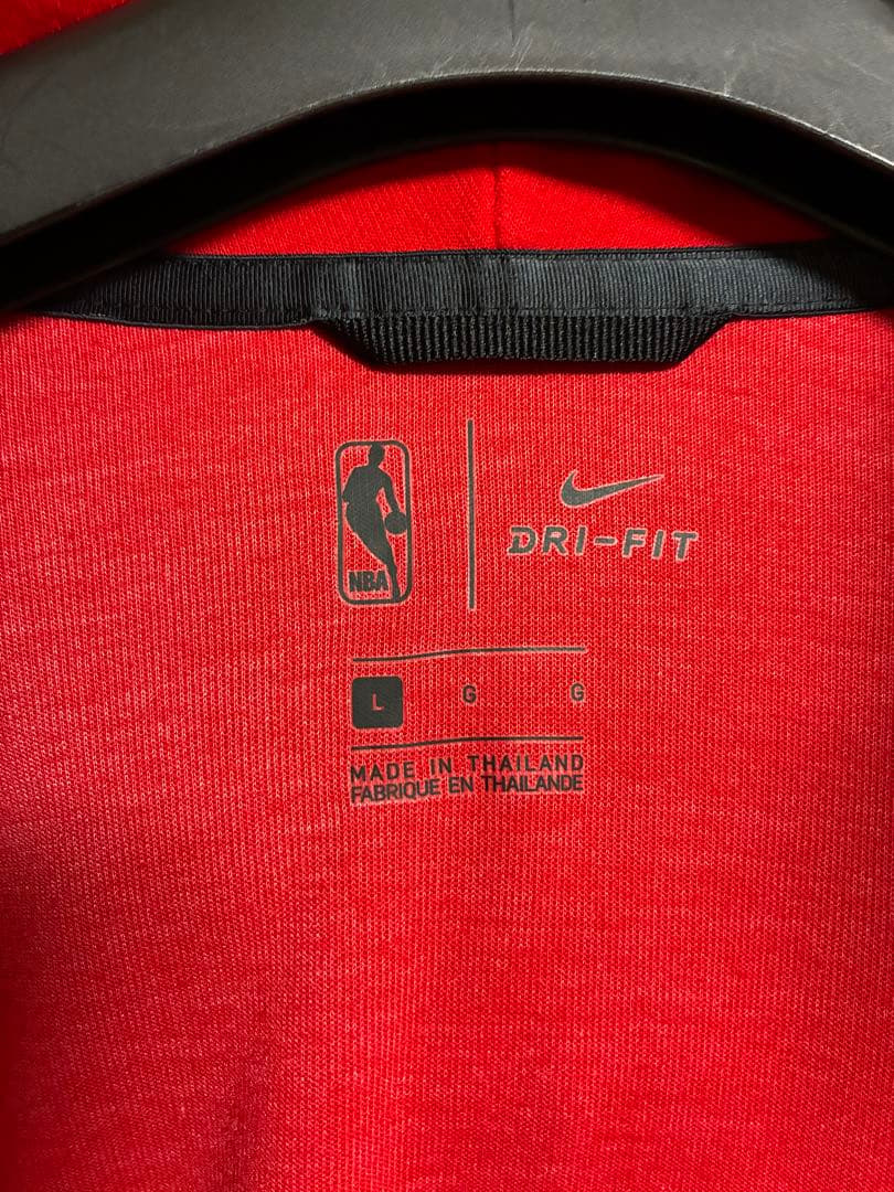新品NIKE NBA シカゴ・ブルズ フード付きジャケット-の商品検索や