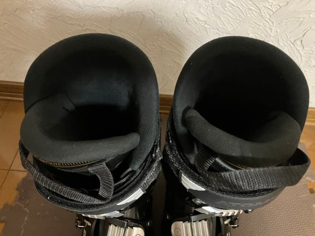 ATOMIC　アトミック スキーブーツ 27〜27.5cm 足幅広め 保温性高