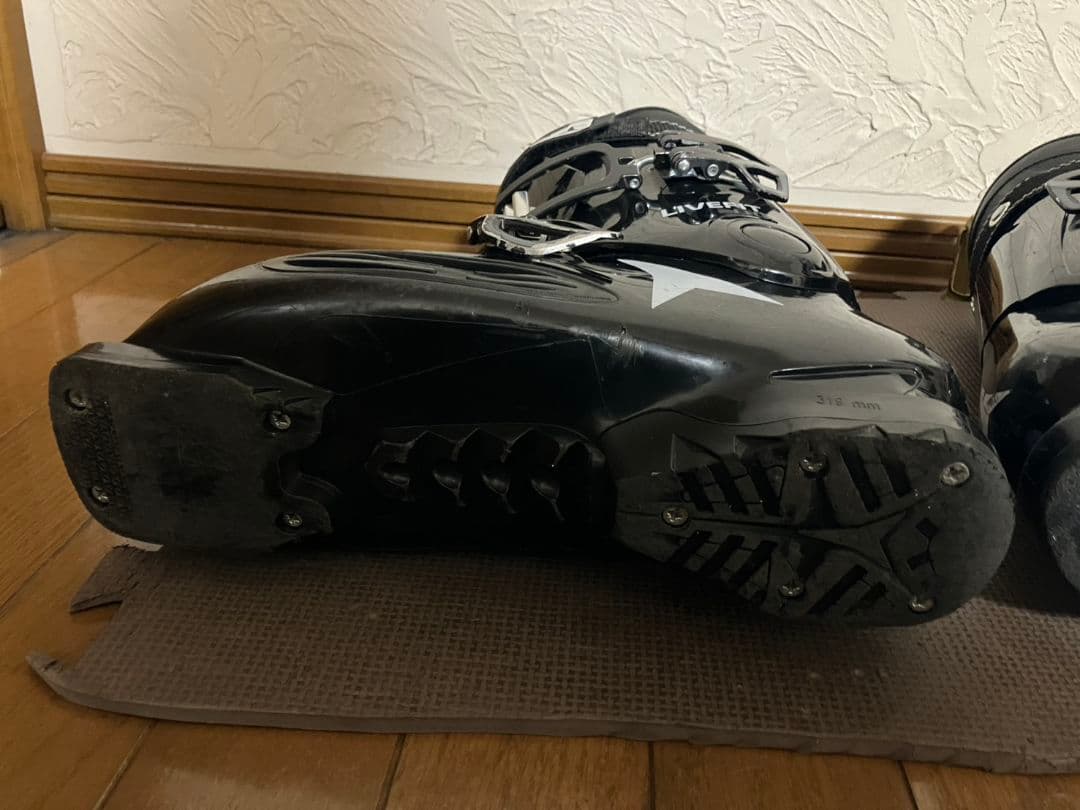 ATOMIC　アトミック スキーブーツ 27〜27.5cm 足幅広め 保温性高