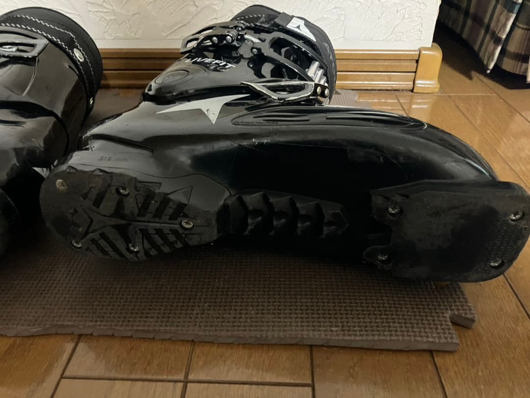 ATOMIC　アトミック スキーブーツ 27〜27.5cm 足幅広め 保温性高