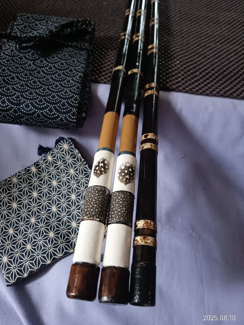 カーボン総塗り笛巻き二本物竿掛け・へら竿・竿掛・へら鮒・ヘラブナ