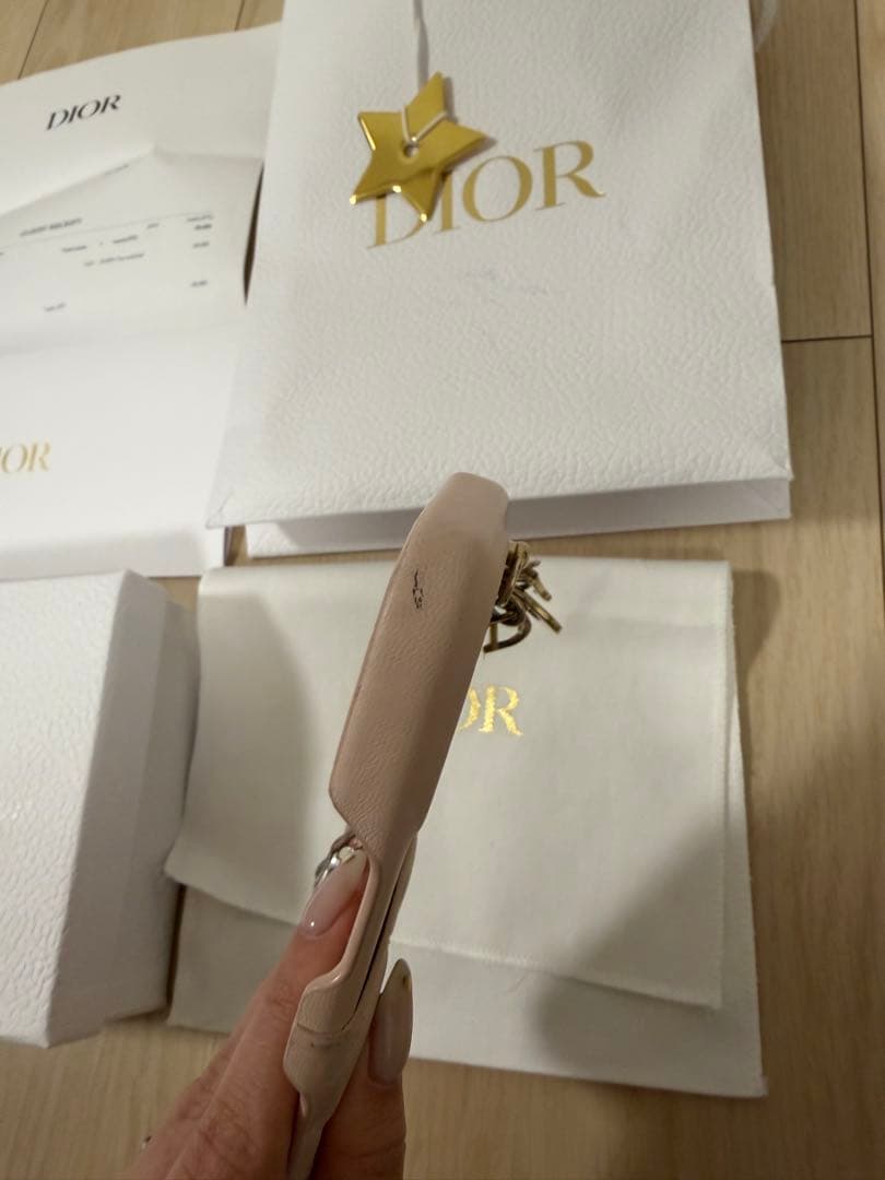 Dior ベージュレザー iPhone16proケース - iPhoneアクセサリー安い 価格