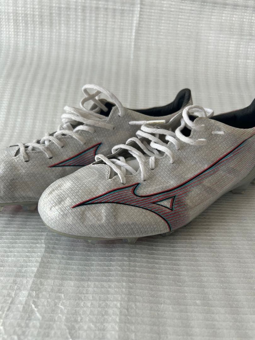 ミズノアルファjapan サッカーシューズ・スパイク 吉田麻也選手も使用する軽量新シューズ サッカーシューズ「MIZUNO α