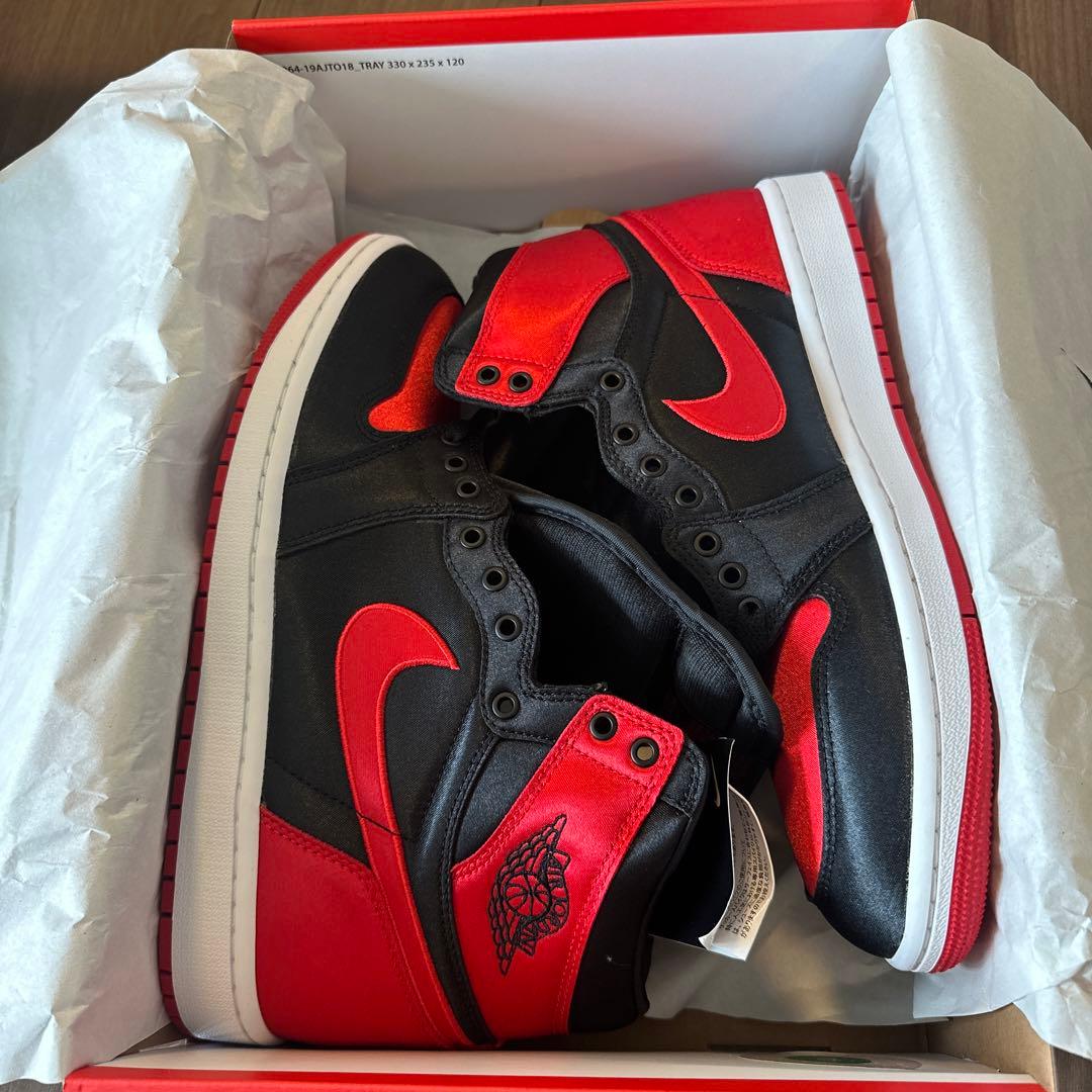 新品 未使用 NIKE AJ1 ウィメンズ Satin Bred 27.5cm